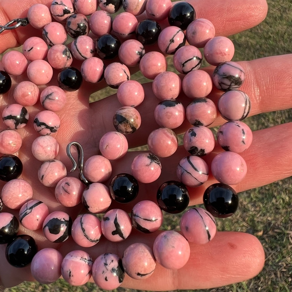 Semi precious stone necklace long 25.5” pink black - Picture 8 of 11